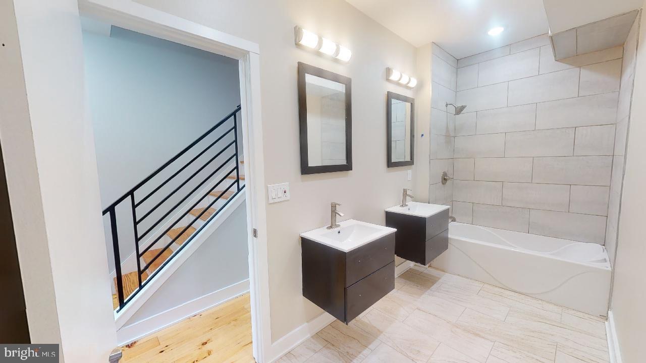 Fairmount House — photo 6 Bathroom