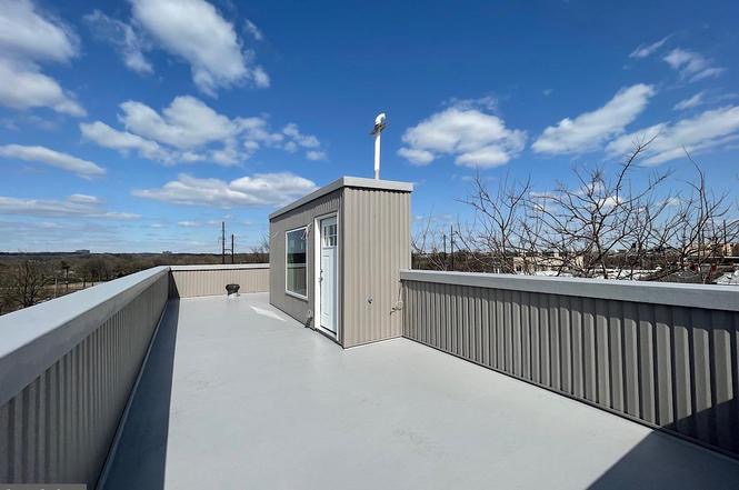 Fairmount House — photo 8 Rooftop deck