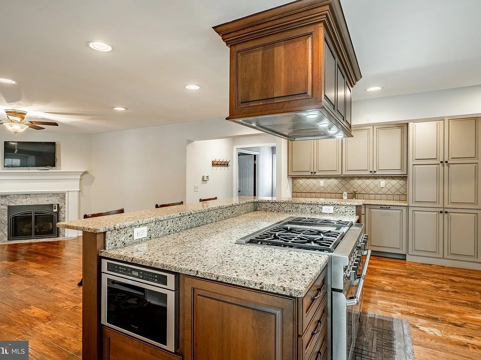 Kitchen island with gas cooktop